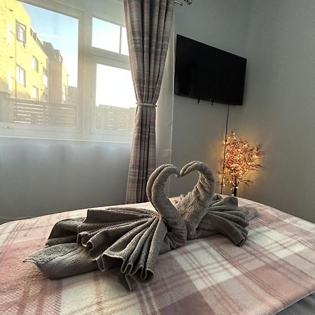 Dana'S Bungalow Horley Dış mekan fotoğraf